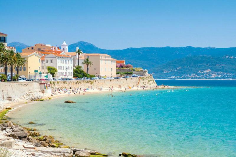Appartement De Charme Centre Ville Historique Ajaccio อฌักซิโอ้ ภายนอก รูปภาพ