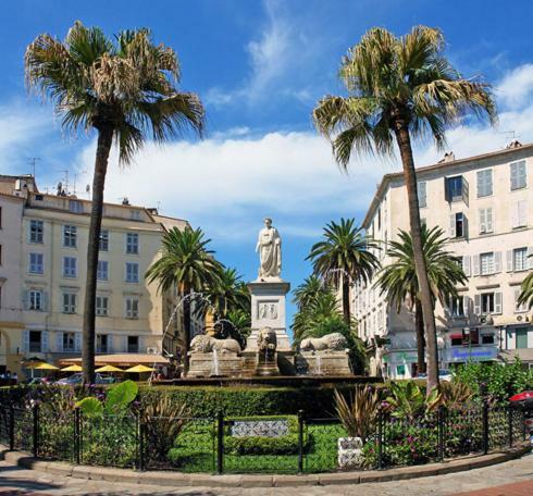 Appartement De Charme Centre Ville Historique Ajaccio อฌักซิโอ้ ภายนอก รูปภาพ